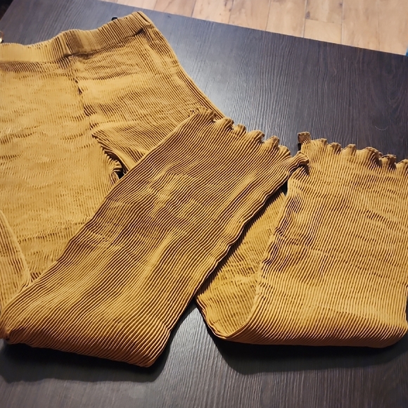Ribbed Mustard Pantsuit - Picture 6 of 10